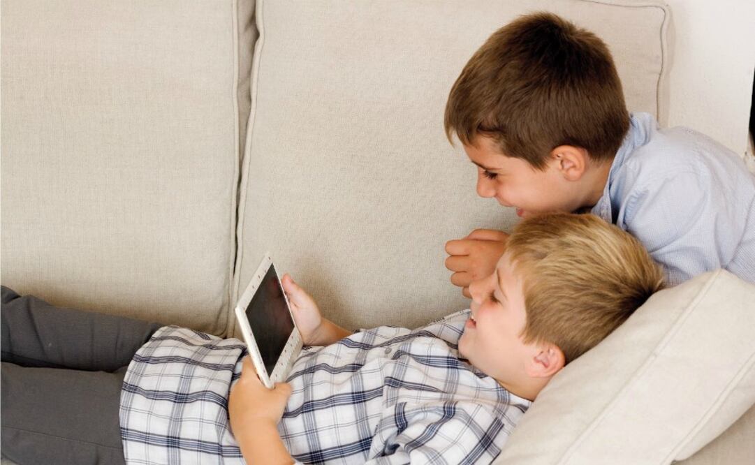 Al estar los niños tan abstraídos con los aparatos, se estimulan en menor medida habilidades como el habla, la escucha, la observación del entorno y la empatía