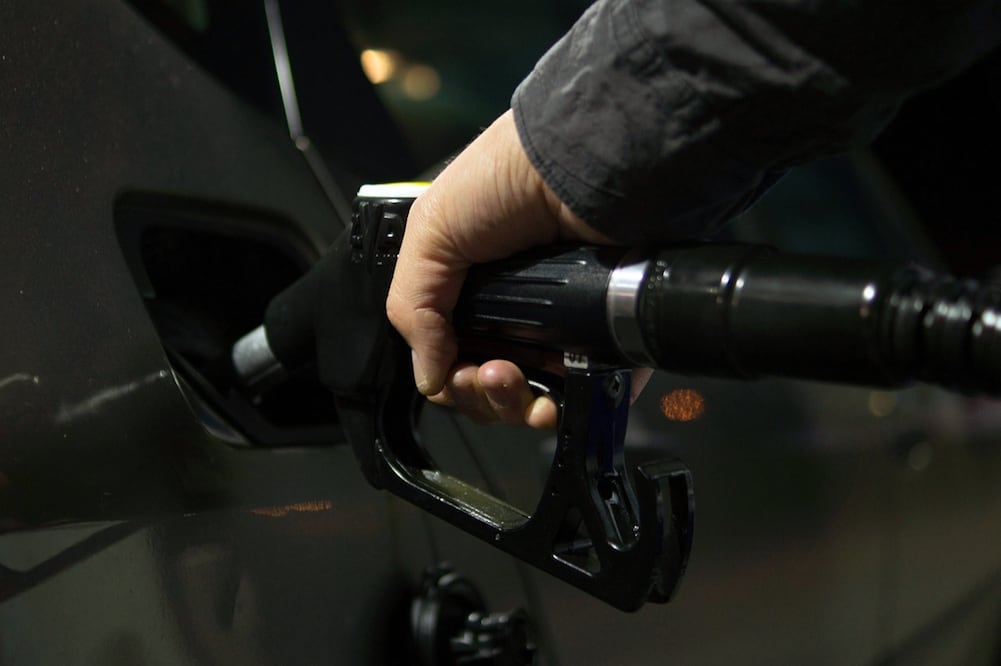 Existen algunas sencillas maneras de hacer que la gasolina rinda un poco más / Foto: Pixabay