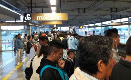 Usuarios reportan rezagos en Línea 12 del Metro