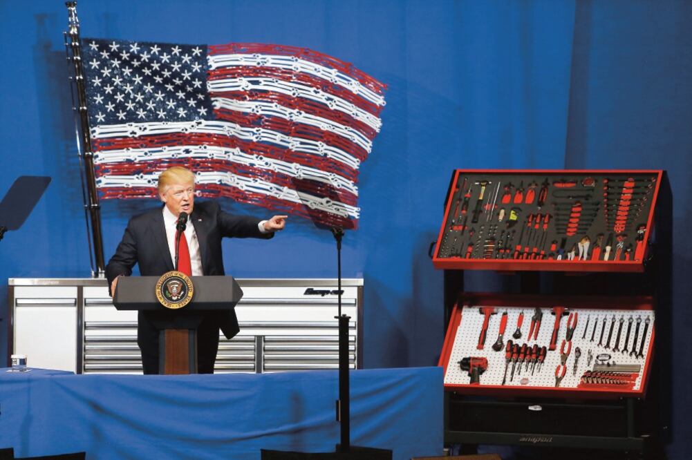 El presidente de Estados Unidos, Donald Trump, dijo que si no ve condiciones favorables, su país se va a librar del TLCAN de una vez por todas (KIICHIRO SATO. AP)