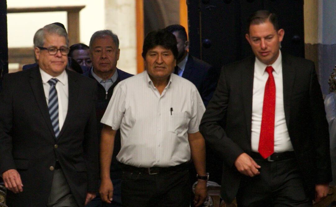 Evo Morales, expresidente de Bolivia, a su llegada al Museo de la Ciudad de México / Germán Espinosa. EL UNIVERSAL