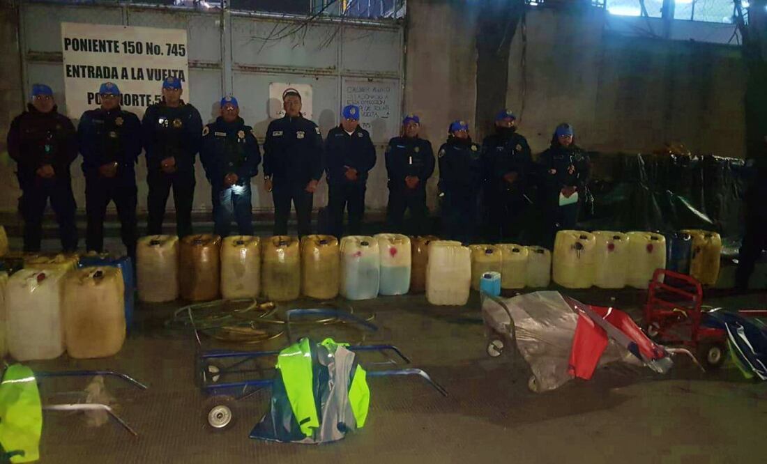 Protección Civil desarticulan punto de venta ilegal de combustible en Azcapotzalco (08/01/2025). Foto: Especial