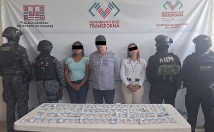 Detienen a tres funcionarios de Protección Civil Estatal de Chiapas; presuntamente extorsionaron a un restaurantero en Tuxtla Gutiérrez 