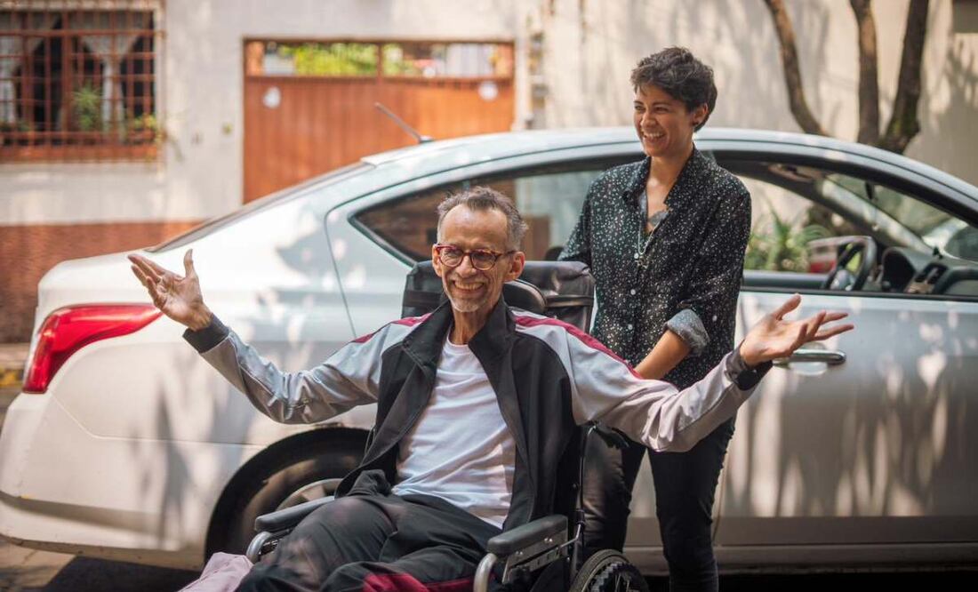 Javier Hidalgo a punto de ingresar al Instituto Nacional de Cancerología. Foto: Especial