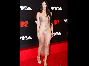 Megan Fox suma icónica transparencia con su atuendo durante los MTV VMAs