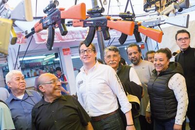 Salomón ofrece trabajo y áreas de esparcimiento en Tepito