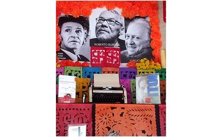 Altar en Bogotá rinde tributo a Arreola y Pitol