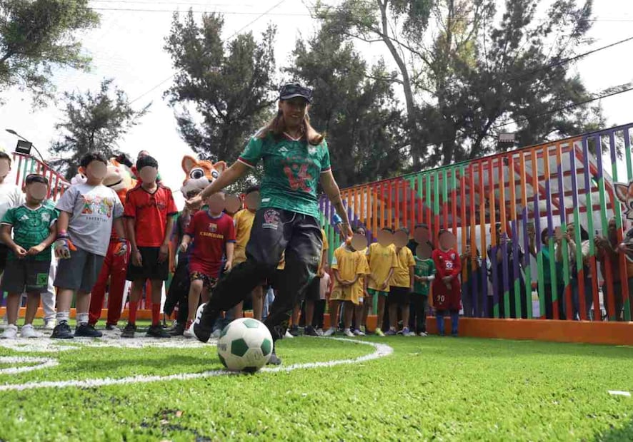 La alcaldía Venustiano Carranza participó con más de 2 mil 500 personas en la ola más grande del mundo. Foto: Especial