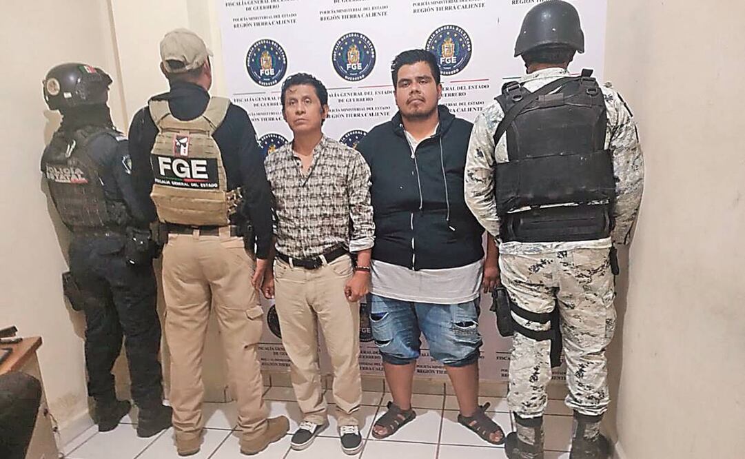 Jesús Pintor Alegre (izq.) dijo que luego de que los criminales los liberaron, unos compañeros los encontraron, los llevaron a declarar al Ministerio Público y “la Guardia Nacional se tomó fotos con nosotros. Foto: Especial