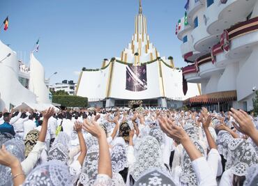 Ahora sí, políticos desairan festejo de líder de la Luz del Mundo