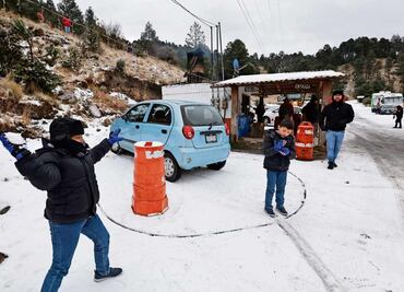 Edomex: Visitantes desafían el frío e ignoran recomendaciones en Nevado de Toluca