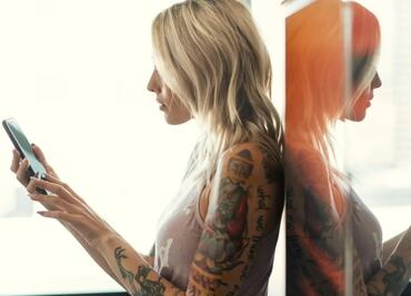 Por qué nos obsesiona la vida de los otros y cómo la pandemia incrementó ese deseo