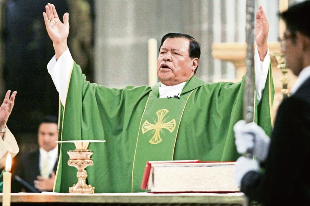 El cardenal Norberto Rivera Carrera pidió ayer en la homilía en la Catedral Metropolitana por las personas afectadas por las recientes lluvias que se registraron en el país, para que recuperen “la esperanza y los bienes que han perdido” (GALO CAÑAS)
