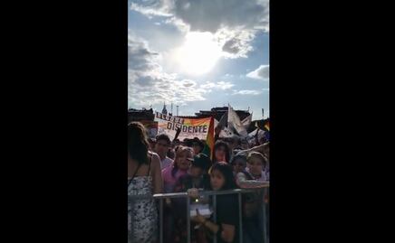 Bloque disidente irrumpe en evento musical de la Marcha LGBT+; mandan mensaje a López-Gatell