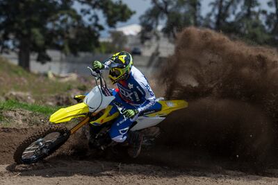 Otro que muerde el polvo