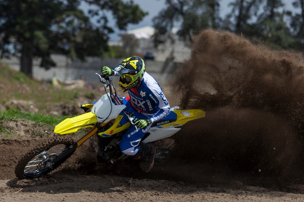 Otro que muerde el polvo