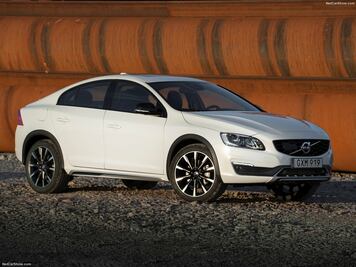 Dos atractivas propuestas Cross Country: V60 y S60