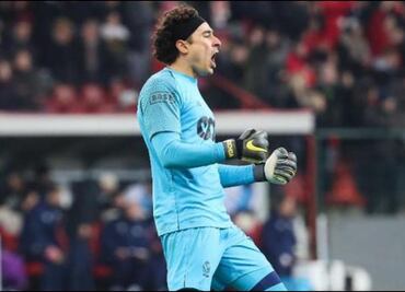 Ochoa titular en la victoria del Standard sobre Cercle