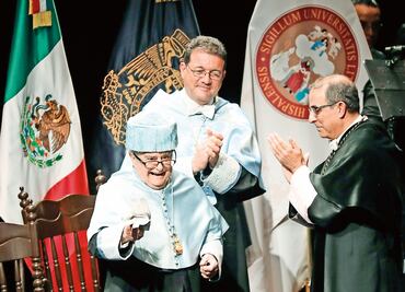 Reconocen trayectoria de Miguel León-Portilla