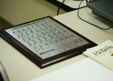 Obras de Octavio Paz y José Emilio Pacheco llegan al braille