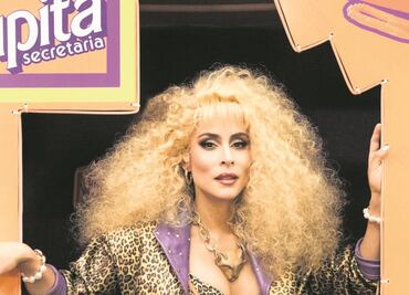 A María León le tocó... bailar como Lupita