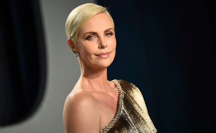 Haberse beneficiado por ser blanca mantiene en terapia a Charlize Theron