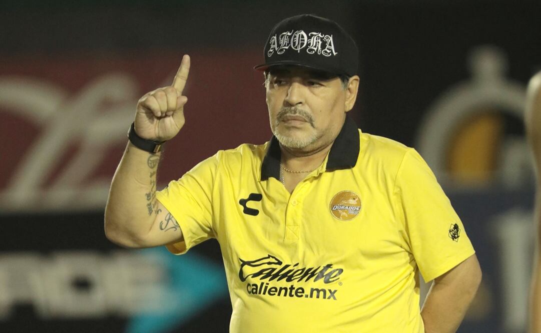 Maradona durante un entrenamiento de Dorados de Sinaloa. FOTO/IMAGO7