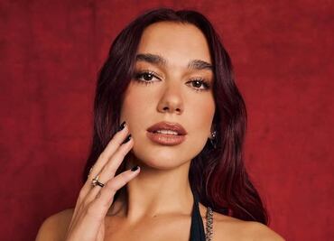 Dua Lipa tiene el jersey deportivo más hot