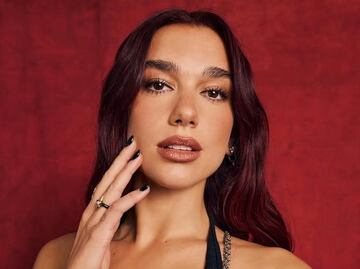 Dua Lipa tiene el jersey deportivo más hot