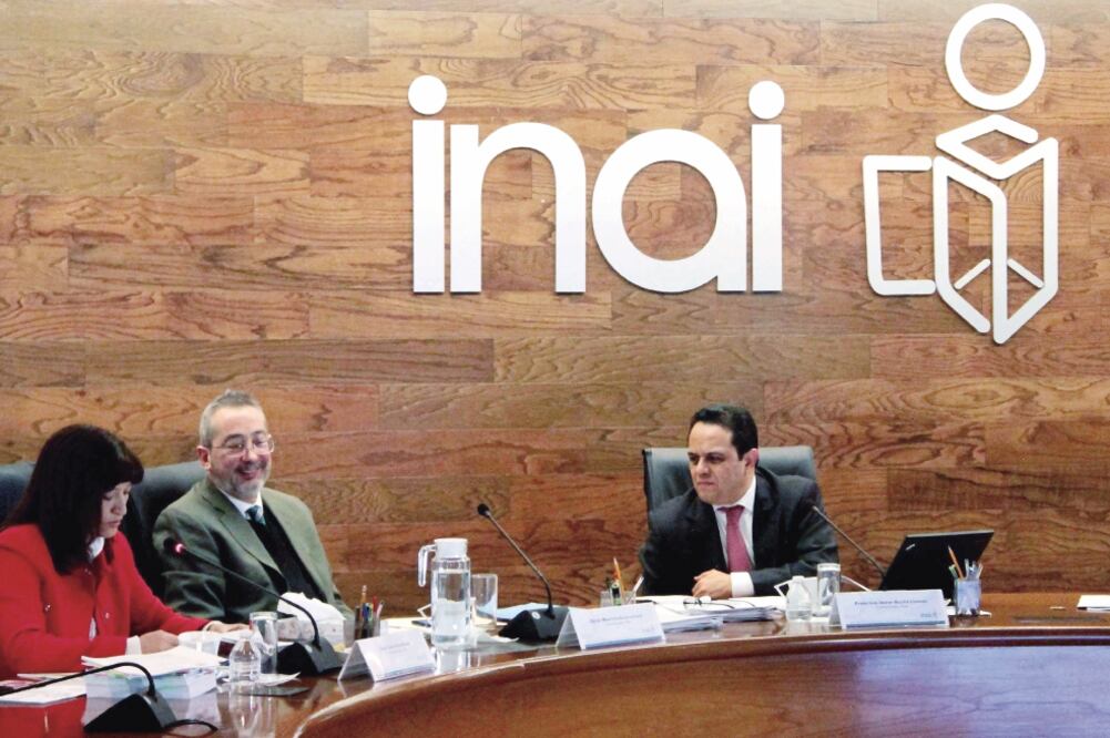 El Inai advirtió que las transacciones en línea implican riesgos debido al uso de datos personales como nombre, números de tarjetas de crédito y débito. (ARCHIVO EL UNIVERSAL)