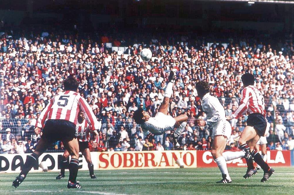 El gol de chilena de Hugo Sánchez al Logroñés, que es conocido como “Señor Gol” (ARCHIVO. EL UNIVERSAL)