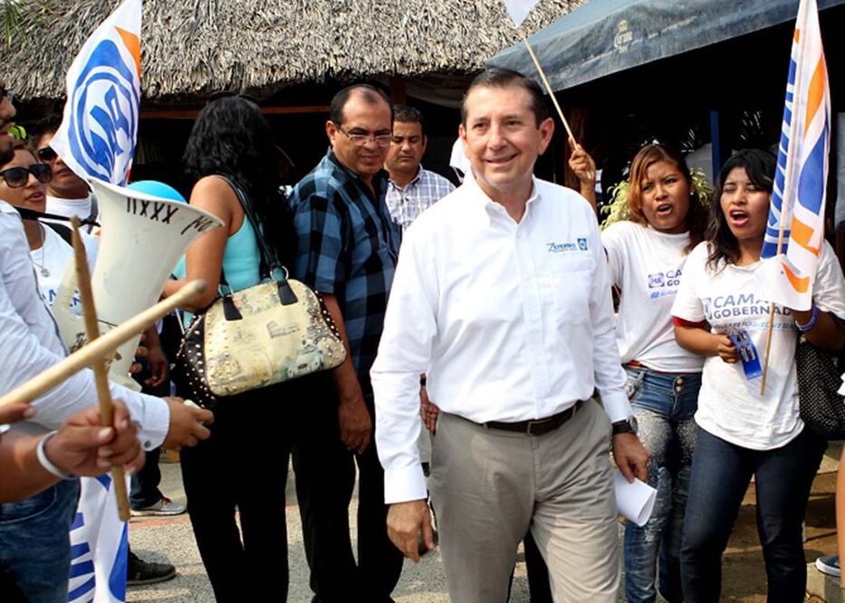 El aspirante expuso que esta es una elección atípica, donde la población no quiere participar por el tema de inseguridad, además de que no encuentran sentido para emitir su voto (ARIEL OJEDA / EL UNIVERSAL)