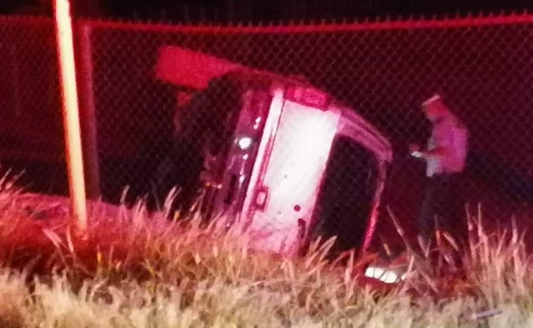 Las ambulancias fueron robadas cuando paramédicos atendieron la volcadura de un vehículo donde se trasladaban hombres armados. Foto: Especial