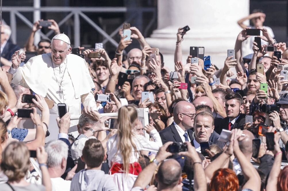 En la ceremonia el prefecto de la Congregación para la Causa de los Santos, el cardenal Angelo Amato, presentó al Papa Francisco la petición de canonización, entre ellos, los niños tlaxcaltecas (ARCHIVO EL UNIVERSAL)
