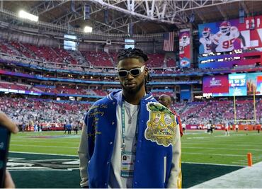 Damar Hamlin, jugador que sufrió un paro cardíaco, fue ovacionado en el Super Bowl LVII