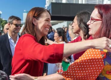 Jacinda Ardern deja el gobierno de Nueva Zelanda en manos de Chris Hipkins