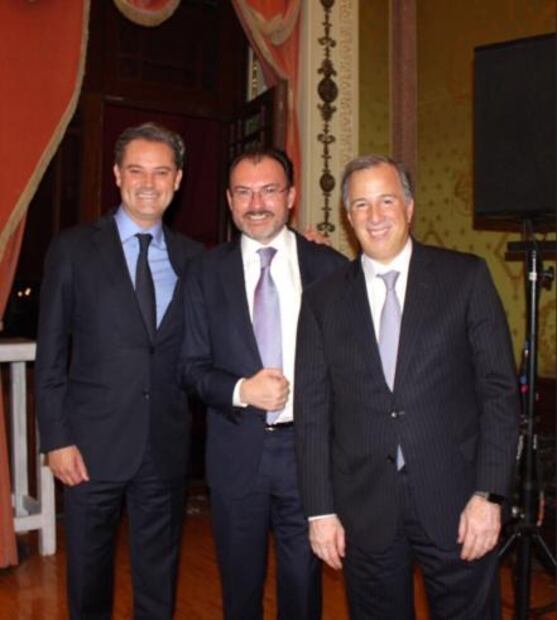 Develan en Palacio Nacional retrato de Luis Videgaray