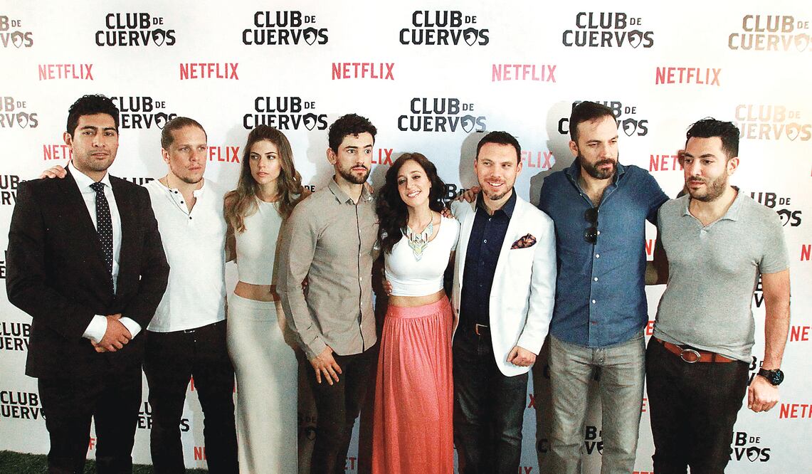 Los actores y el director, Gary Alazraki, presentaron ayer en conferencia Club de cuervos, primera serie filmada en español por Netflix (ADRIÁN HERNÁNDEZ. EL UNIVERSAL)