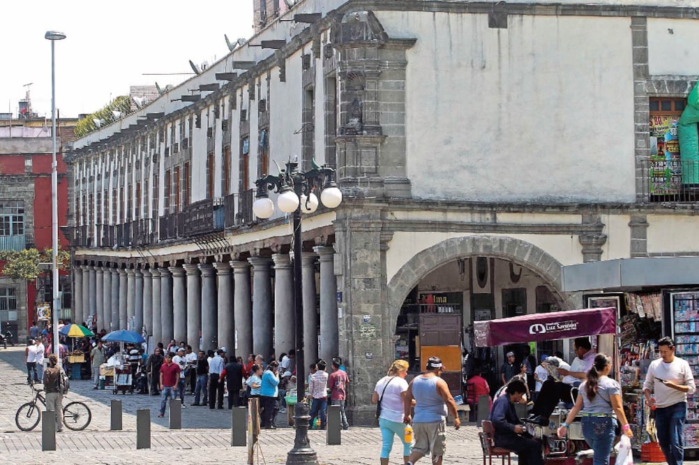 Comerciantes reconocen que no han denunciado la extorsión por temor, pero la balacera ocurrida el martes pasado los alertó (FERNANDO RAMÍREZ. EL UNIVERSAL)