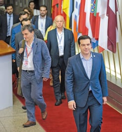 Tsipras va por apoyo al pacto con eurozona