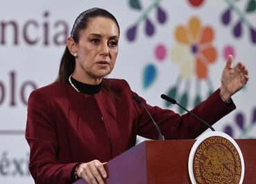 Sheinbaum acusa que preguntan en la mañanera, pero no divulgan la información; anuncia cambio de reglamento para medios