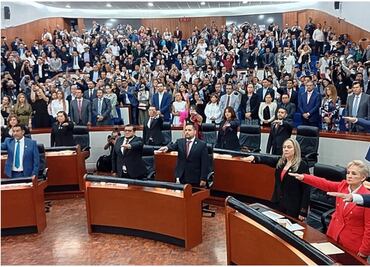 Panistas se disputan curul en inicio de la LXIV Legislatura del Congreso de San Luis Potosí