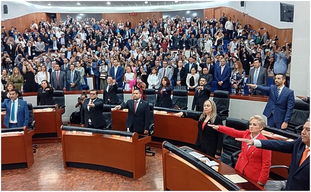 Panistas se disputan curul en el inicio de la LXIV Legislatura del Congreso de SLP . Foto: Especial