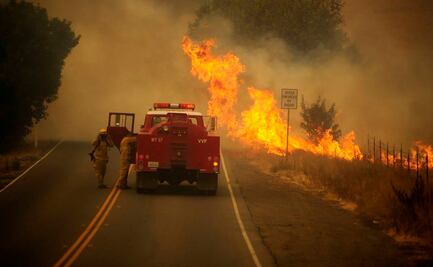 Incendios forestales dejan miles de personas evacuadas en California