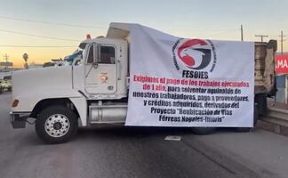 Sindicatos, trabajadores y proveedores bloquean carretera México 15; reclaman adeudo millonario en obra ferroviaria federal