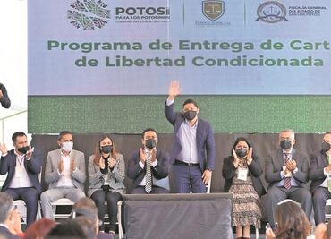 Gobernador de SLP otorga 111 preliberaciones