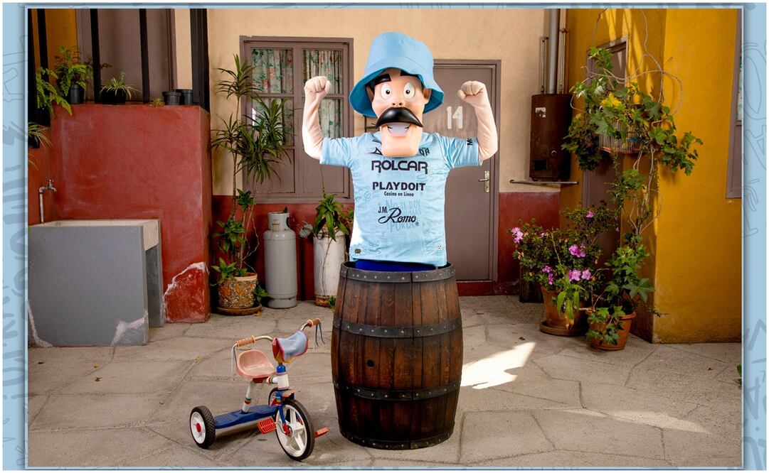 Don Ramón, uno de las seguidores más fieles del Necaxa. FOTO: @Pirma_Oficial