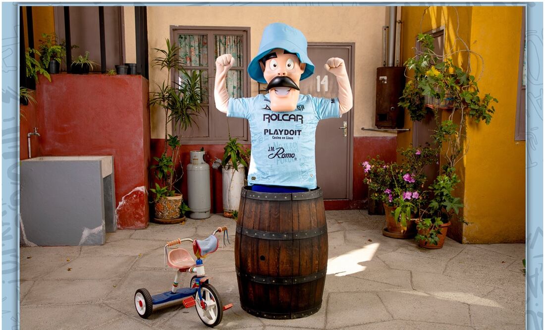 Don Ramón, uno de las seguidores más fieles del Necaxa. FOTO: @Pirma_Oficial