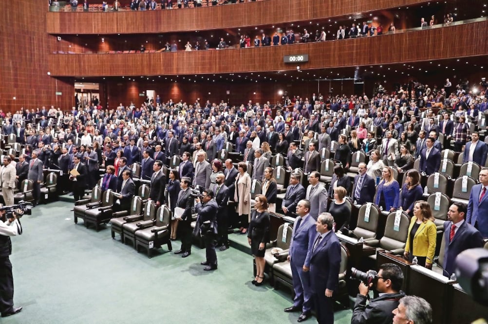 Con sólo 301 diputados federales de 628, la Cámara Baja abrió el segundo periodo ordinario de sesiones. Foto: DIEGO SIMÓN. EL UNIVERSAL