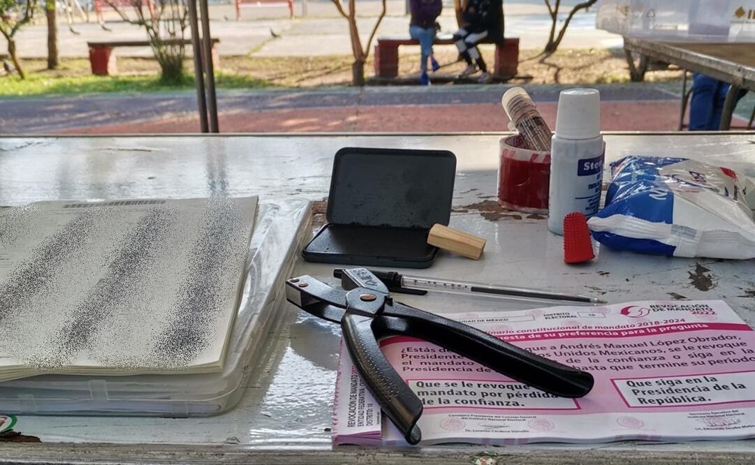 La mesa directiva de casilla se clausuró a las 18:00 horas sin ninguna incidencia. Foto: Eduardo Dina / EL UNIVERSAL